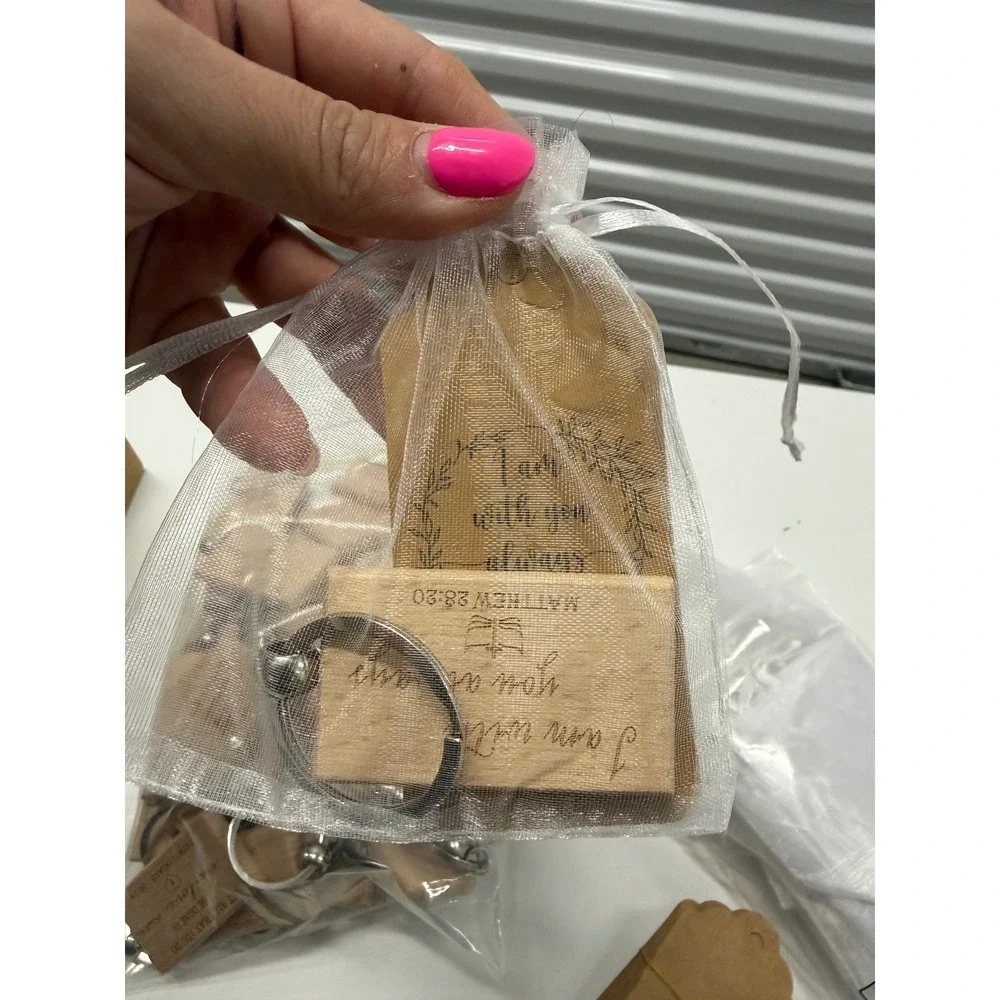 Tatuo 30 Sets Christian Wooden Keychains Bible Verse Scripture Gifts Bulk Set